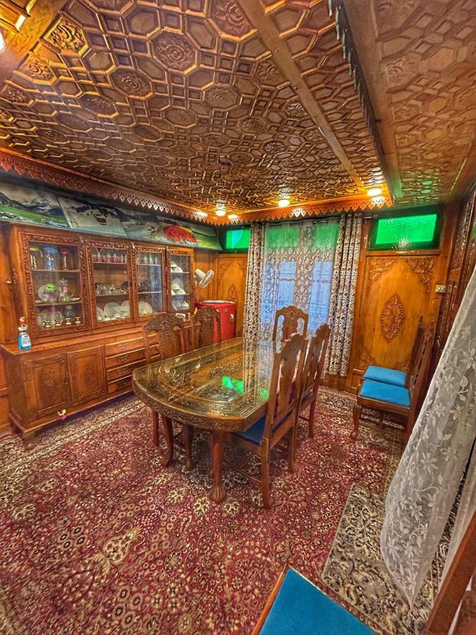 Exotic Young Shreen Houseboat Hotel Srīnagar Екстериор снимка