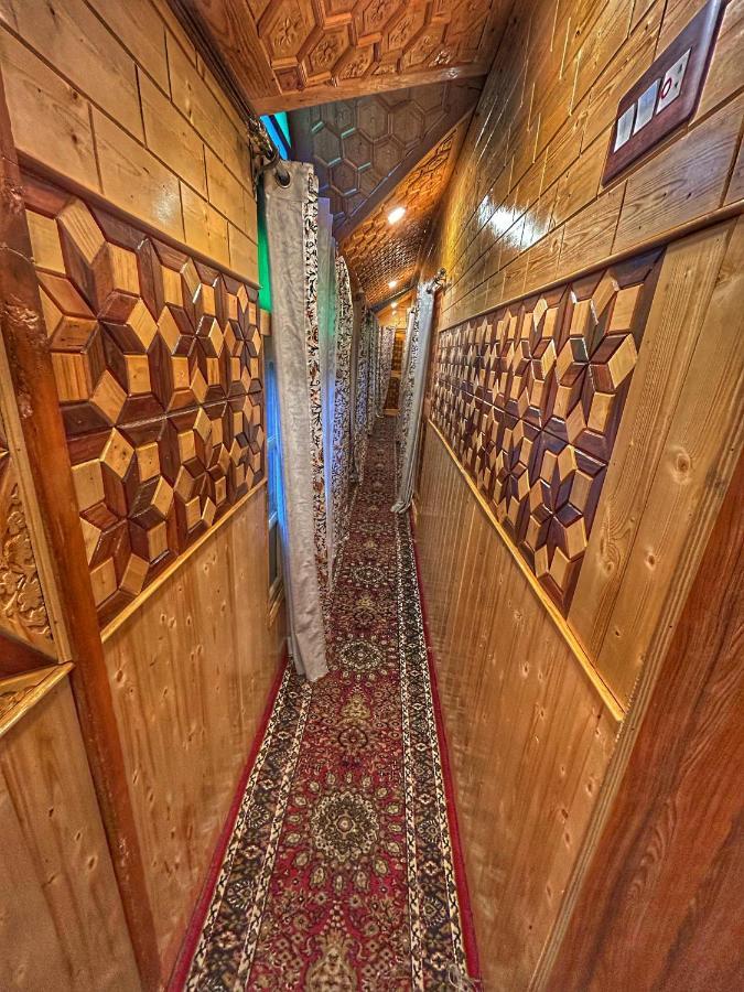 Exotic Young Shreen Houseboat Hotel Srīnagar Екстериор снимка