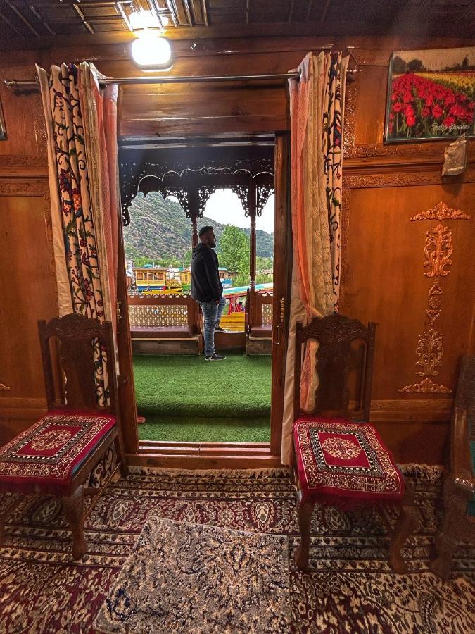 Exotic Young Shreen Houseboat Hotel Srīnagar Екстериор снимка