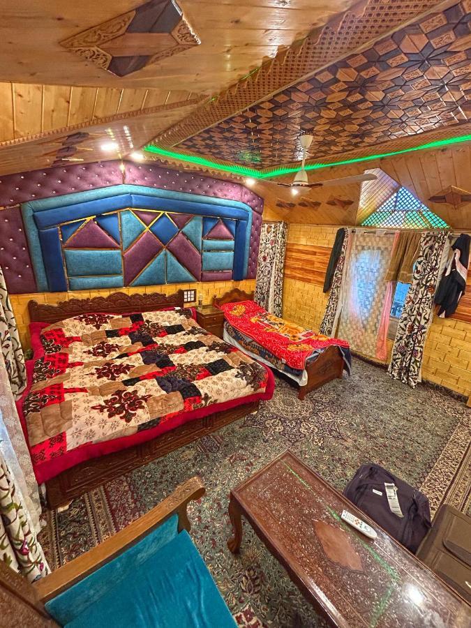 Exotic Young Shreen Houseboat Hotel Srīnagar Екстериор снимка