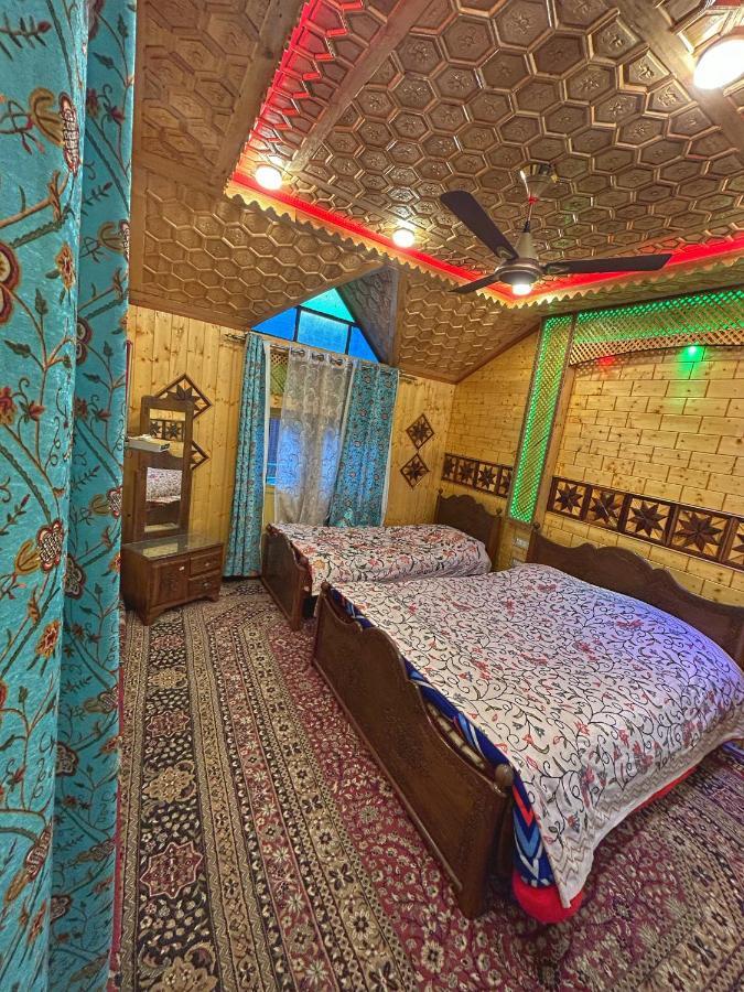 Exotic Young Shreen Houseboat Hotel Srīnagar Екстериор снимка